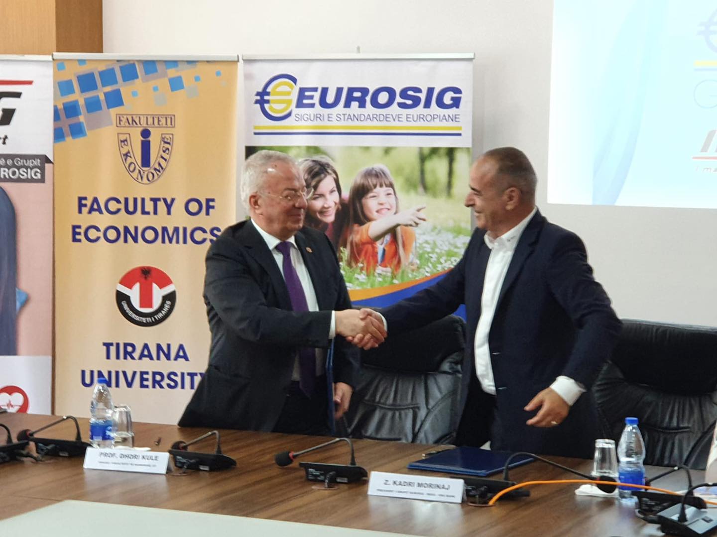 Trajnim dhe punësim për studentët e ekonomikut - Marrëveshje Eurosig-Insig-UBA bank